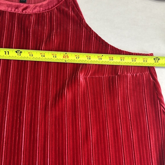 Torrid Red Velvet Pleated Goddess Top Sleeveless High Neck Womens Size 2X - Picture 8 of 12